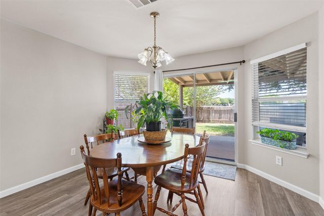 4010 Kings Canyon DR, Taylor, TX 76574