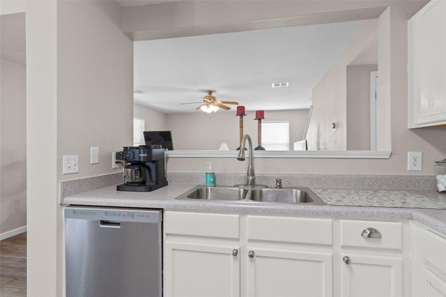 4010 Kings Canyon DR, Taylor, TX 76574