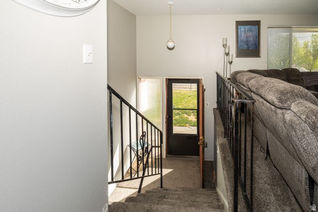 6712 S SOMERSET DR, West Jordan, UT 84084