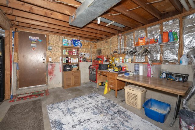 6712 S SOMERSET DR, West Jordan, UT 84084