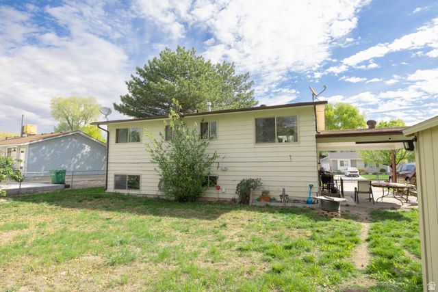6712 S SOMERSET DR, West Jordan, UT 84084