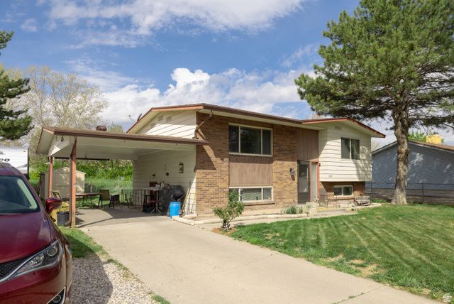 6712 S SOMERSET DR, West Jordan, UT 84084