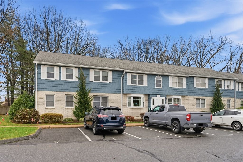 200 Lambert Terrace 2, Chicopee, MA 01020