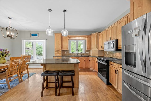 1432 Hickory Hollow Road NE, Solon, IA 52333