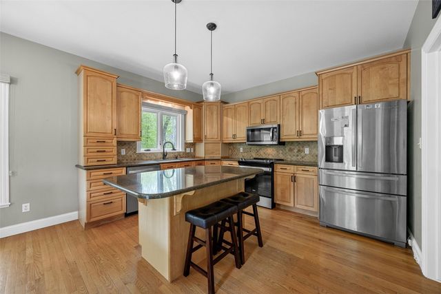 1432 Hickory Hollow Road NE, Solon, IA 52333