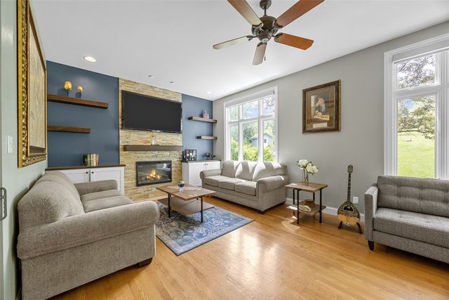 1432 Hickory Hollow Road NE, Solon, IA 52333