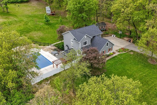 1432 Hickory Hollow Road NE, Solon, IA 52333