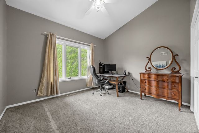 1432 Hickory Hollow Road NE, Solon, IA 52333