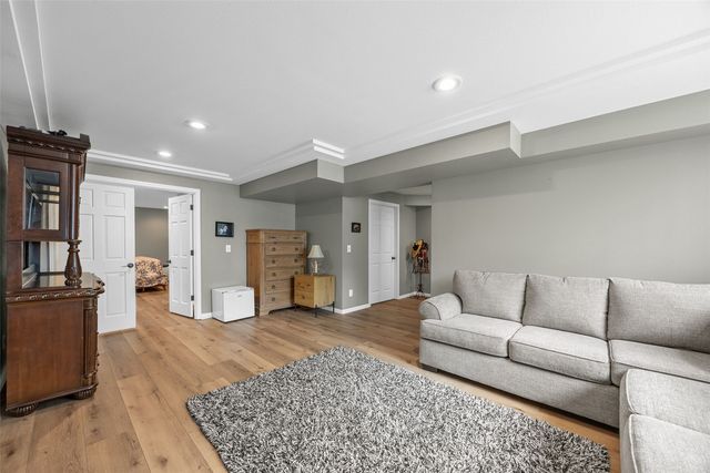 1432 Hickory Hollow Road NE, Solon, IA 52333