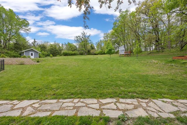 1432 Hickory Hollow Road NE, Solon, IA 52333