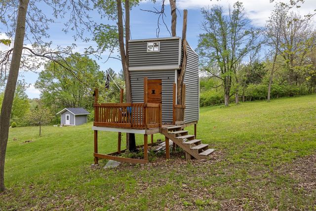 1432 Hickory Hollow Road NE, Solon, IA 52333