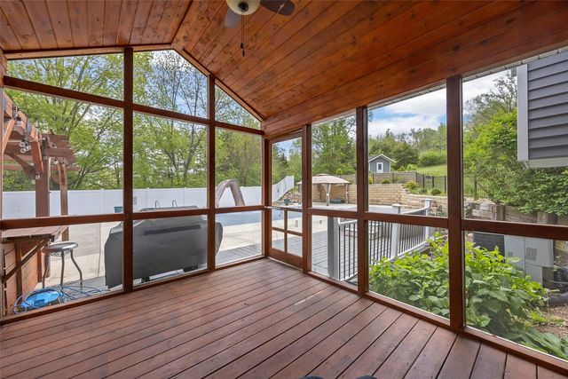 1432 Hickory Hollow Road NE, Solon, IA 52333