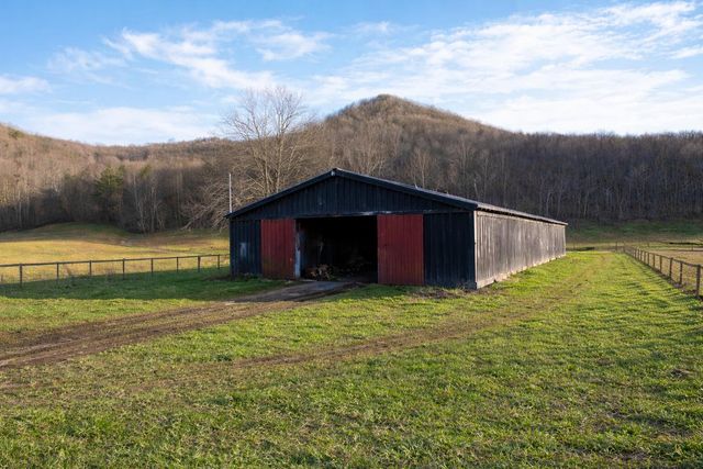 9999 Red Lick, Irvine, KY 40336