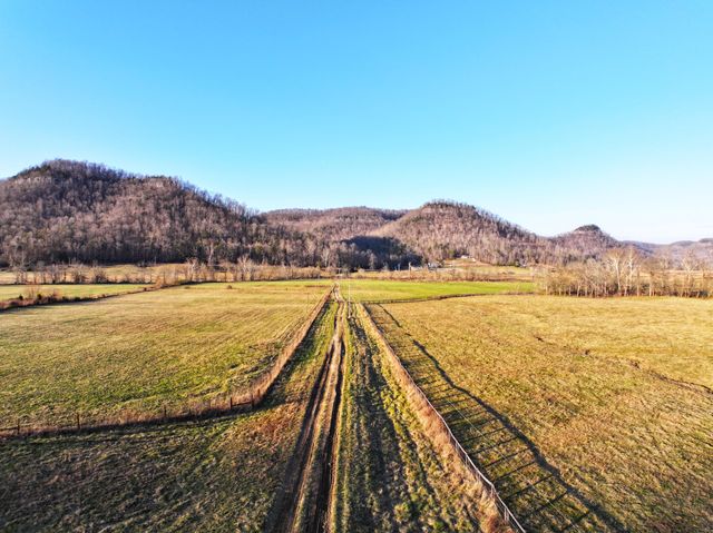 9999 Red Lick, Irvine, KY 40336