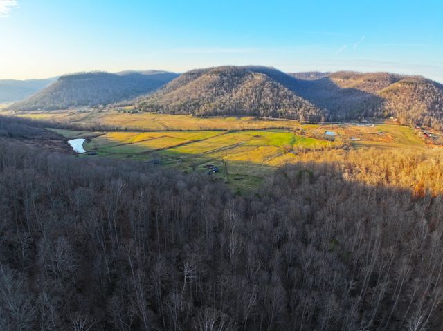 9999 Red Lick, Irvine, KY 40336