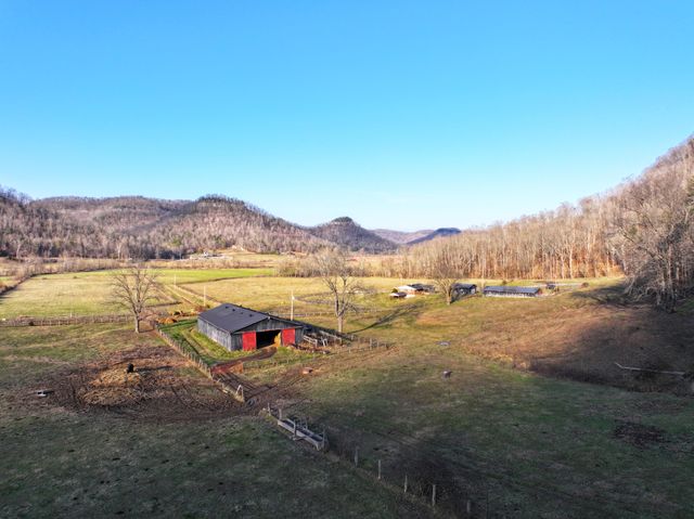 9999 Red Lick, Irvine, KY 40336
