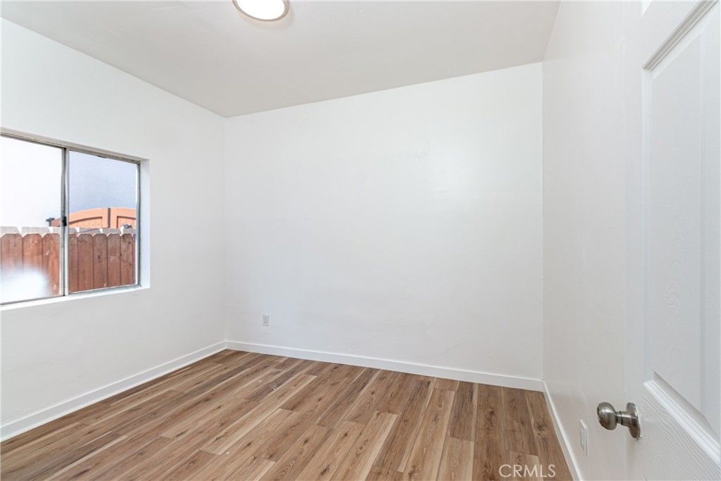 Image 13 of property listing at 2421 S Cloverdale Avenue, Los Angeles, CA 90016