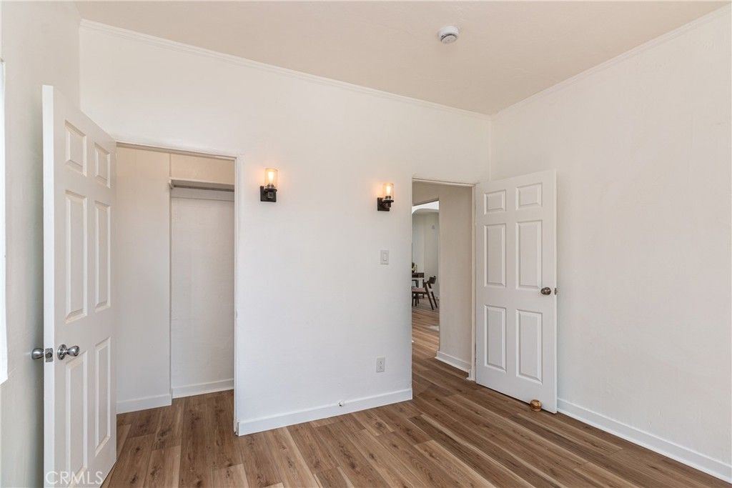 Image 17 of property listing at 2421 S Cloverdale Avenue, Los Angeles, CA 90016