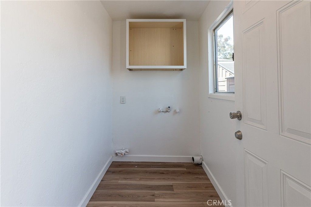 Image 23 of property listing at 2421 S Cloverdale Avenue, Los Angeles, CA 90016