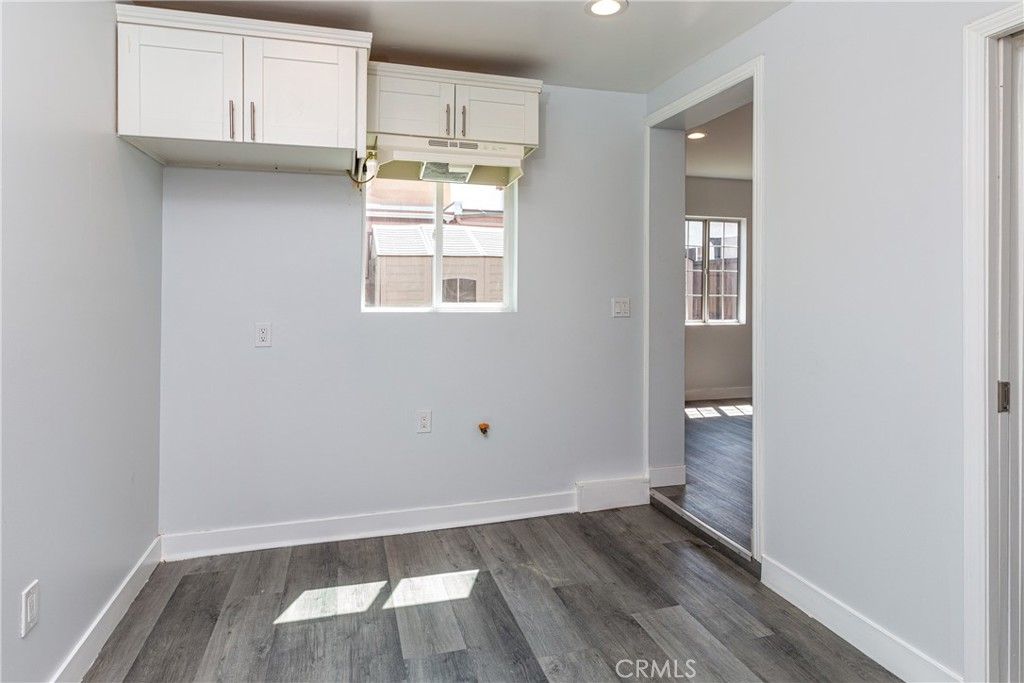 Image 29 of property listing at 2421 S Cloverdale Avenue, Los Angeles, CA 90016