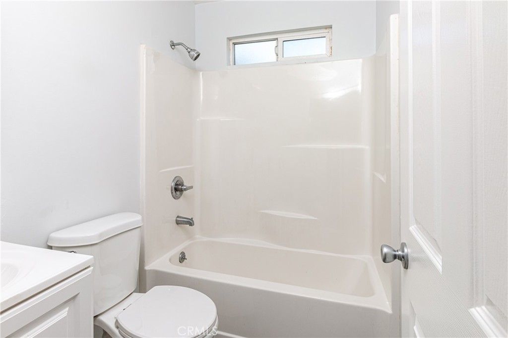 Image 37 of property listing at 2421 S Cloverdale Avenue, Los Angeles, CA 90016
