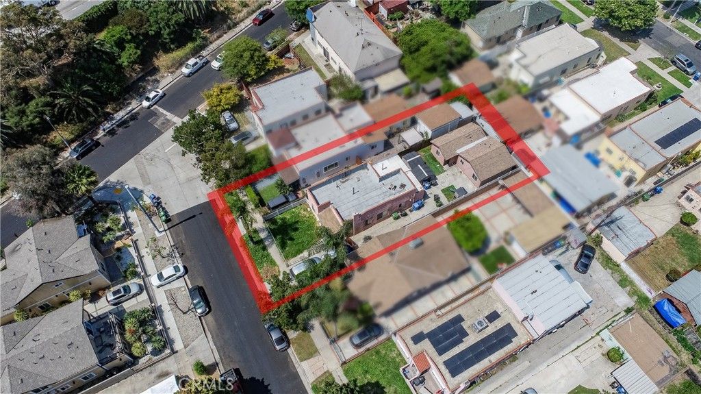 Image 40 of property listing at 2421 S Cloverdale Avenue, Los Angeles, CA 90016