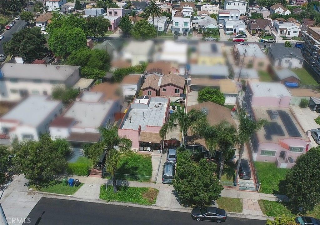 Image 41 of property listing at 2421 S Cloverdale Avenue, Los Angeles, CA 90016
