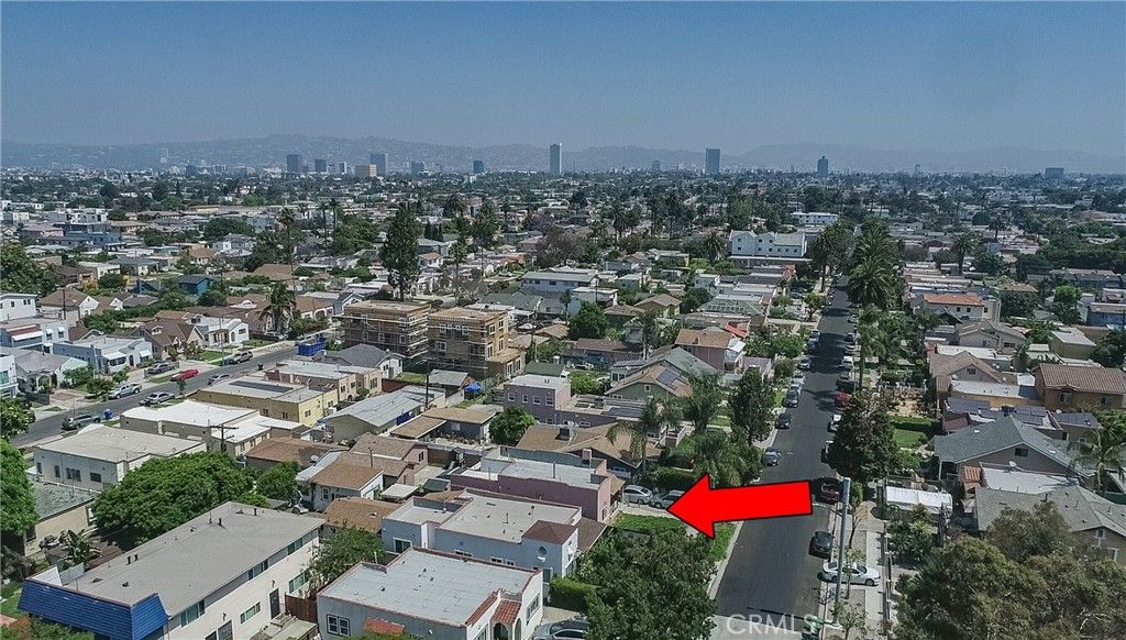 Image 42 of property listing at 2421 S Cloverdale Avenue, Los Angeles, CA 90016