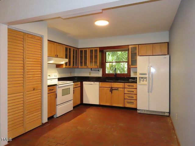 107 S Peak Drive, Carrboro, NC 27510