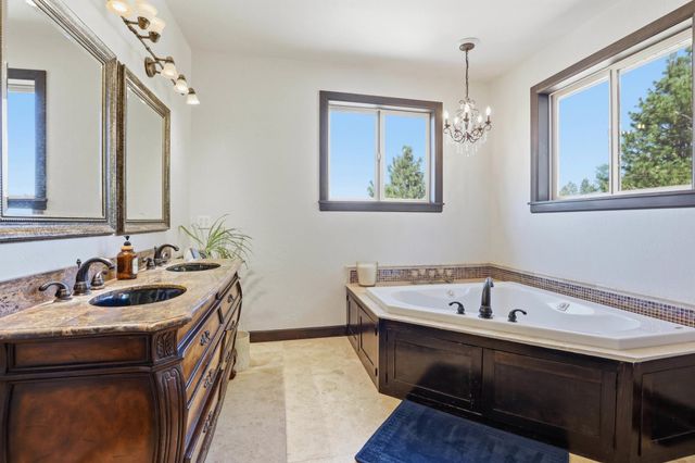 7910 S Jackson Rd, Mica, WA 99023
