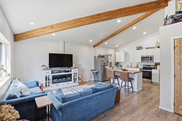 7910 S Jackson Rd, Mica, WA 99023