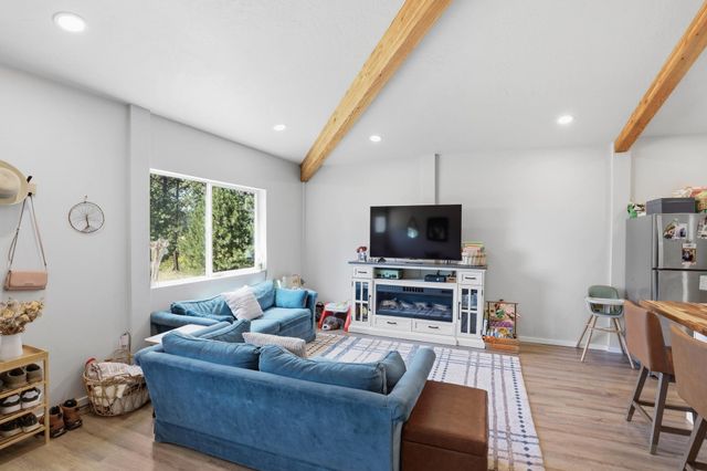 7910 S Jackson Rd, Mica, WA 99023