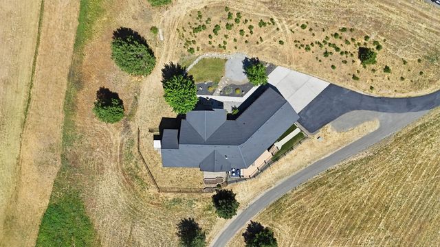 7910 S Jackson Rd, Mica, WA 99023