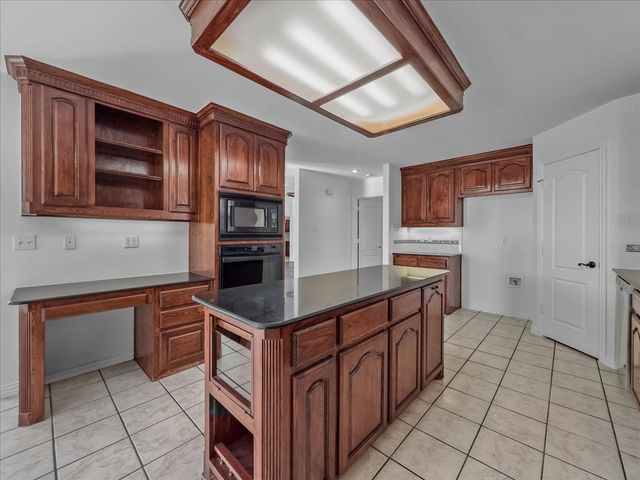 112 Santa Fe Trail, Waxahachie, TX 75165