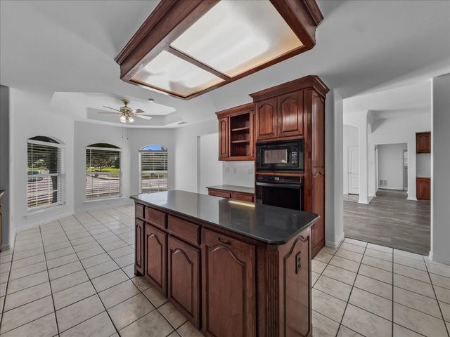 112 Santa Fe Trail, Waxahachie, TX 75165