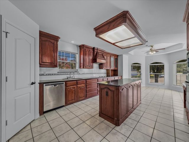 112 Santa Fe Trail, Waxahachie, TX 75165