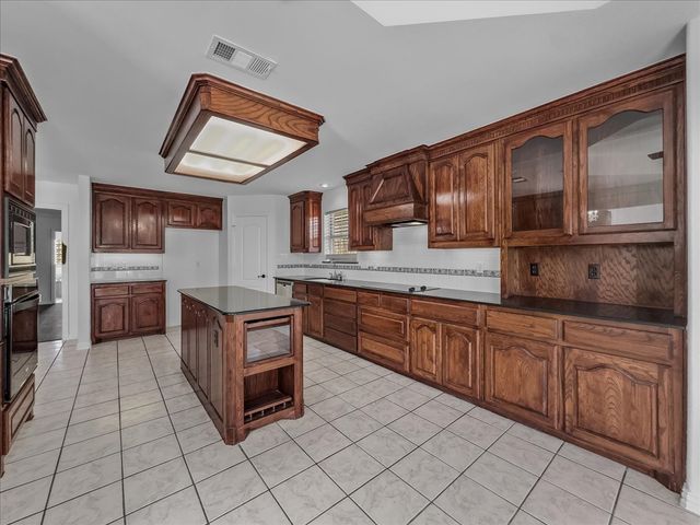 112 Santa Fe Trail, Waxahachie, TX 75165