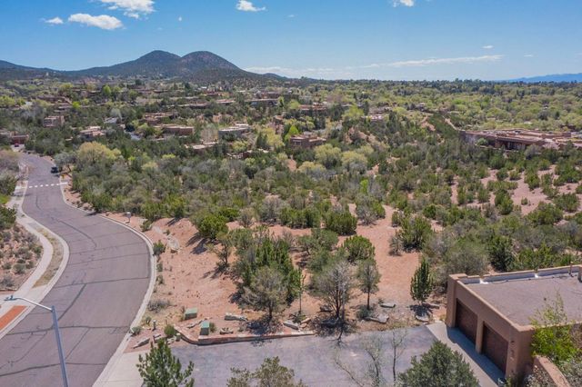 569 Vista de la Ciudad, Santa Fe, NM 87501