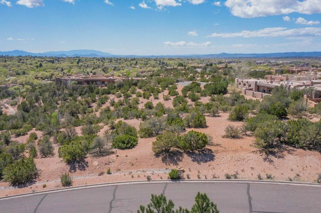 569 Vista de la Ciudad, Santa Fe, NM 87501