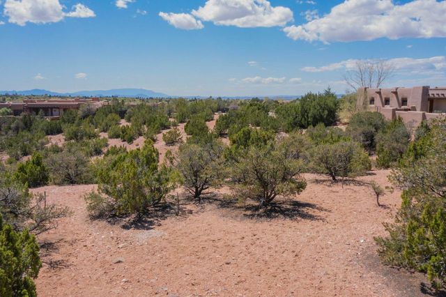 569 Vista de la Ciudad, Santa Fe, NM 87501