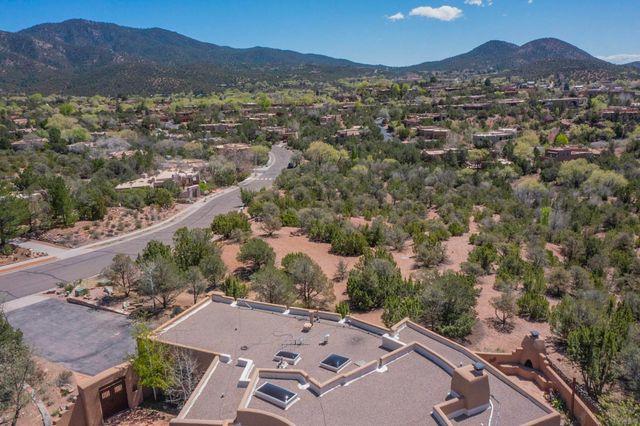569 Vista de la Ciudad, Santa Fe, NM 87501