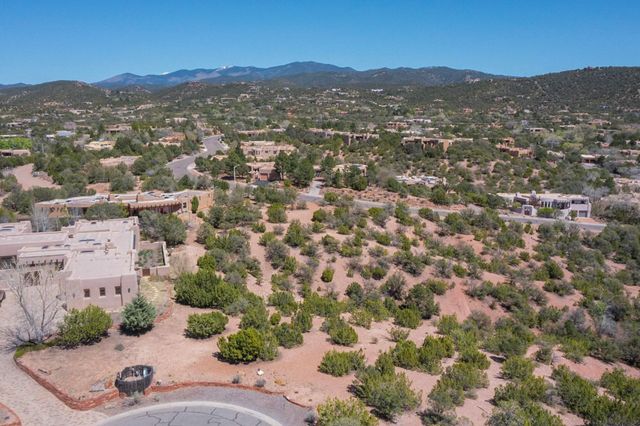 569 Vista de la Ciudad, Santa Fe, NM 87501
