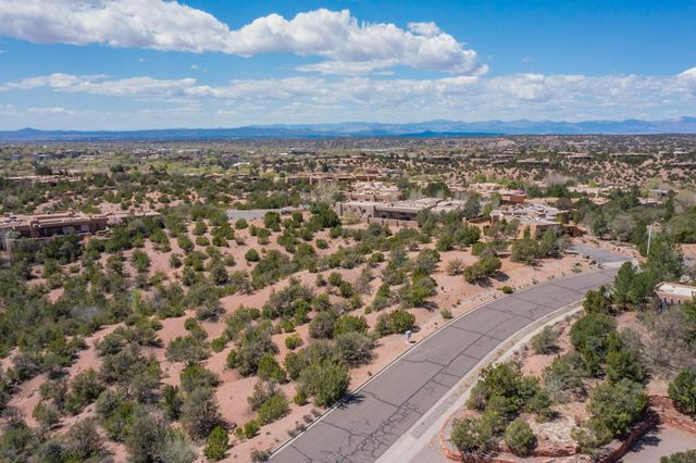 569 Vista de la Ciudad, Santa Fe, NM 87501