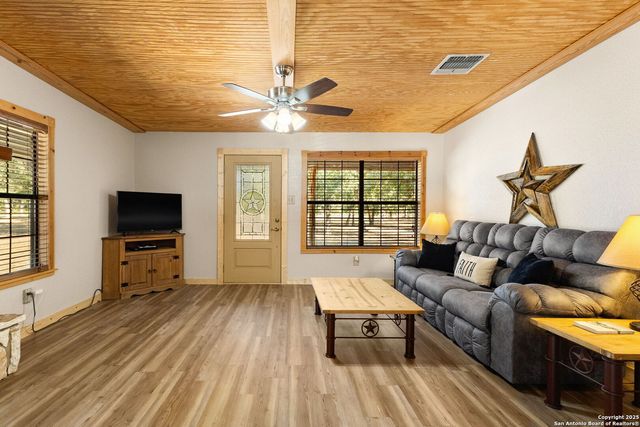 15835 E US Highway 90, Kingsbury, TX 78638