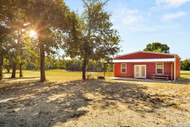 15835 E US Highway 90, Kingsbury, TX 78638