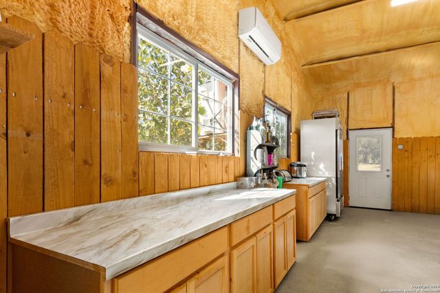 15835 E US Highway 90, Kingsbury, TX 78638