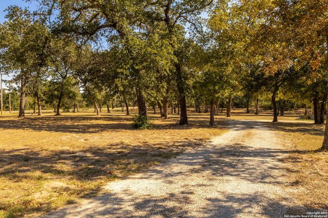 15835 E US Highway 90, Kingsbury, TX 78638