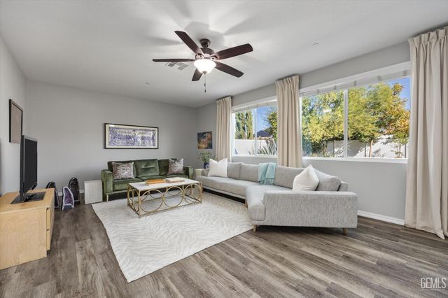 308 White Alder Drive, Bakersfield, CA 93314