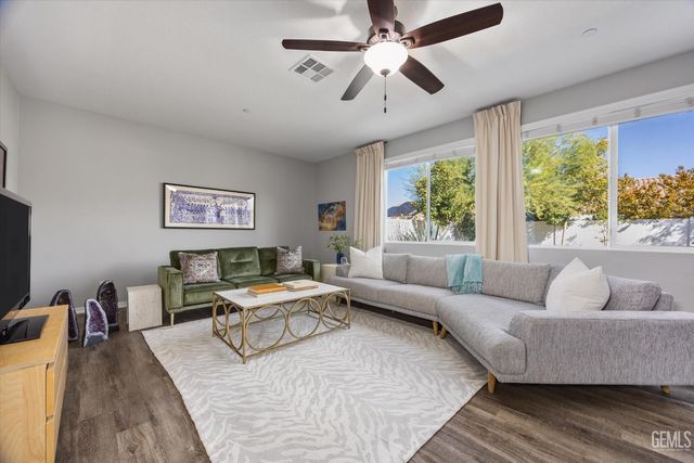 308 White Alder Drive, Bakersfield, CA 93314