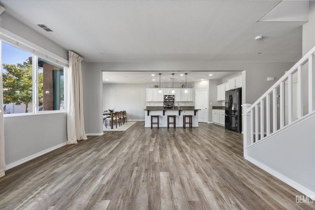 308 White Alder Drive, Bakersfield, CA 93314